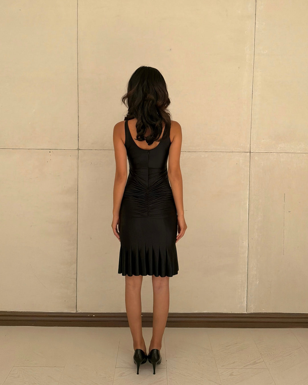 SCULPT RUCHED MIDI DRESS – ERYS STUDIO